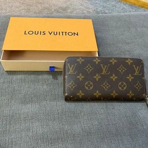 Louis Vuitton Zippy Wallet